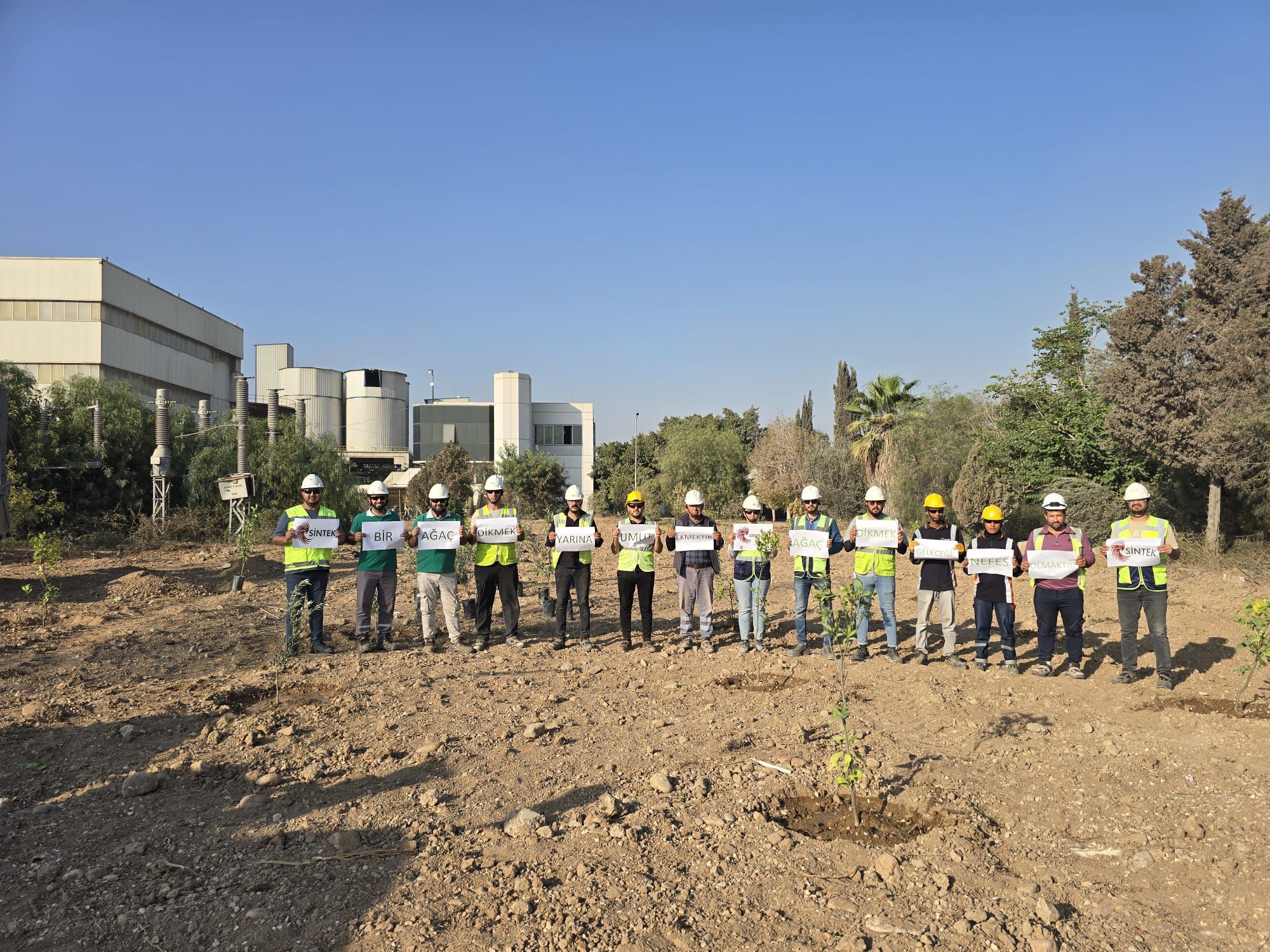 Mersin Şantiyemizde Proje Yönetimi ve İSG Ekiplerimiz Ağaç Dikimi Gerçekleştirdi